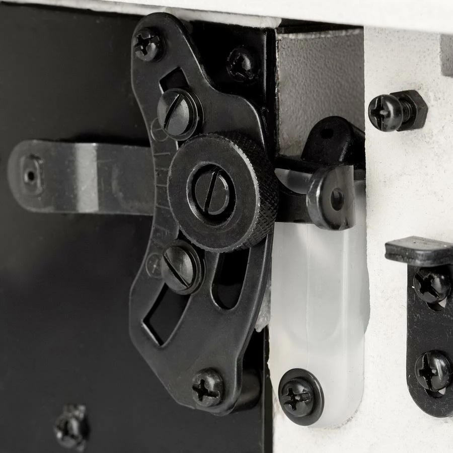 Reliable 2100IF Flat Bed Interlock Direct Drive Motor, Cover Stitch With Assembled Table And Uberlight 3100TL Light Lamp 3 Reliable 2100IF Flat Bed Interlock Direct Drive Motor, Cover Stitch With Assembled Table And Uberlight 3100TL Light Lamp - Image 3