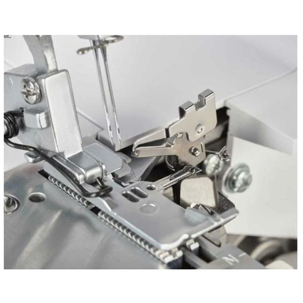 Bernette Funlock B44 Overlocker 6 Bernette Funlock B44 Overlocker - Image 6