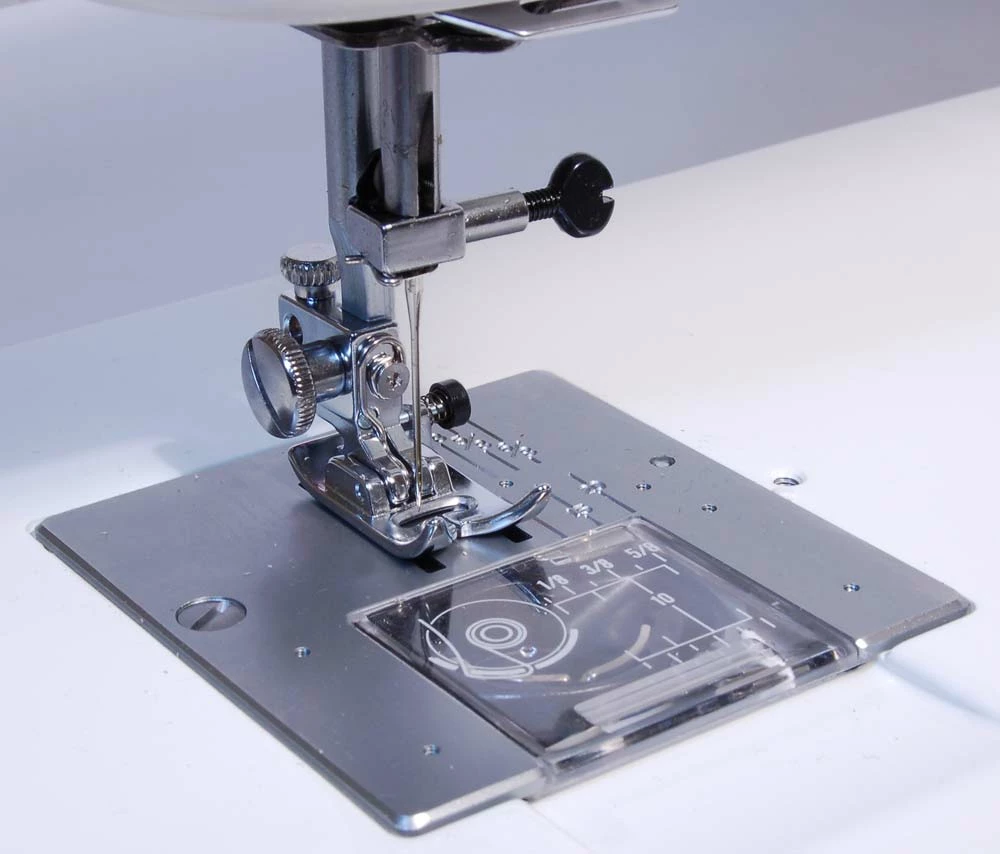 Janome 712T Treadle Sewing Machine & FREE BONUS 4 Janome 712T Treadle Sewing Machine & FREE BONUS - Image 4